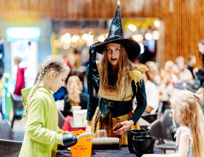 SPOCĪGAIS HELOVĪNS KVARTĀLĀ 86 - BILDES