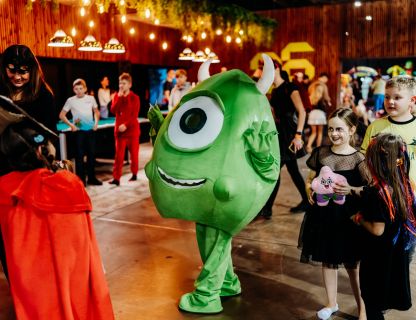 SPOCĪGAIS HELOVĪNS KVARTĀLĀ 86 - BILDES