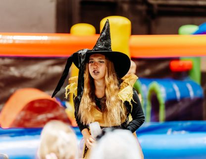 SPOCĪGAIS HELOVĪNS KVARTĀLĀ 86 - BILDES