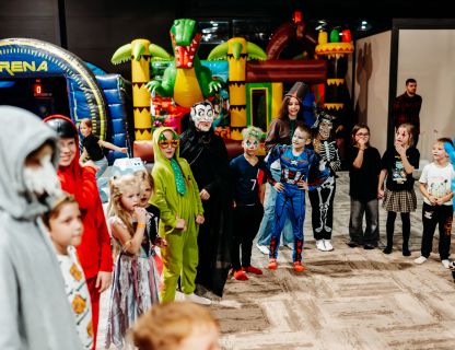 SPOCĪGAIS HELOVĪNS KVARTĀLĀ 86 - BILDES