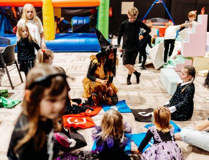 SPOCĪGAIS HELOVĪNS KVARTĀLĀ 86 - BILDES