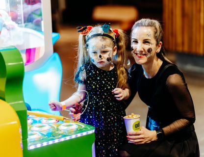 SPOCĪGAIS HELOVĪNS KVARTĀLĀ 86 - BILDES