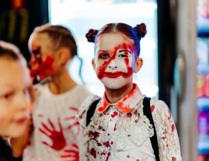 SPOCĪGAIS HELOVĪNS KVARTĀLĀ 86 - BILDES